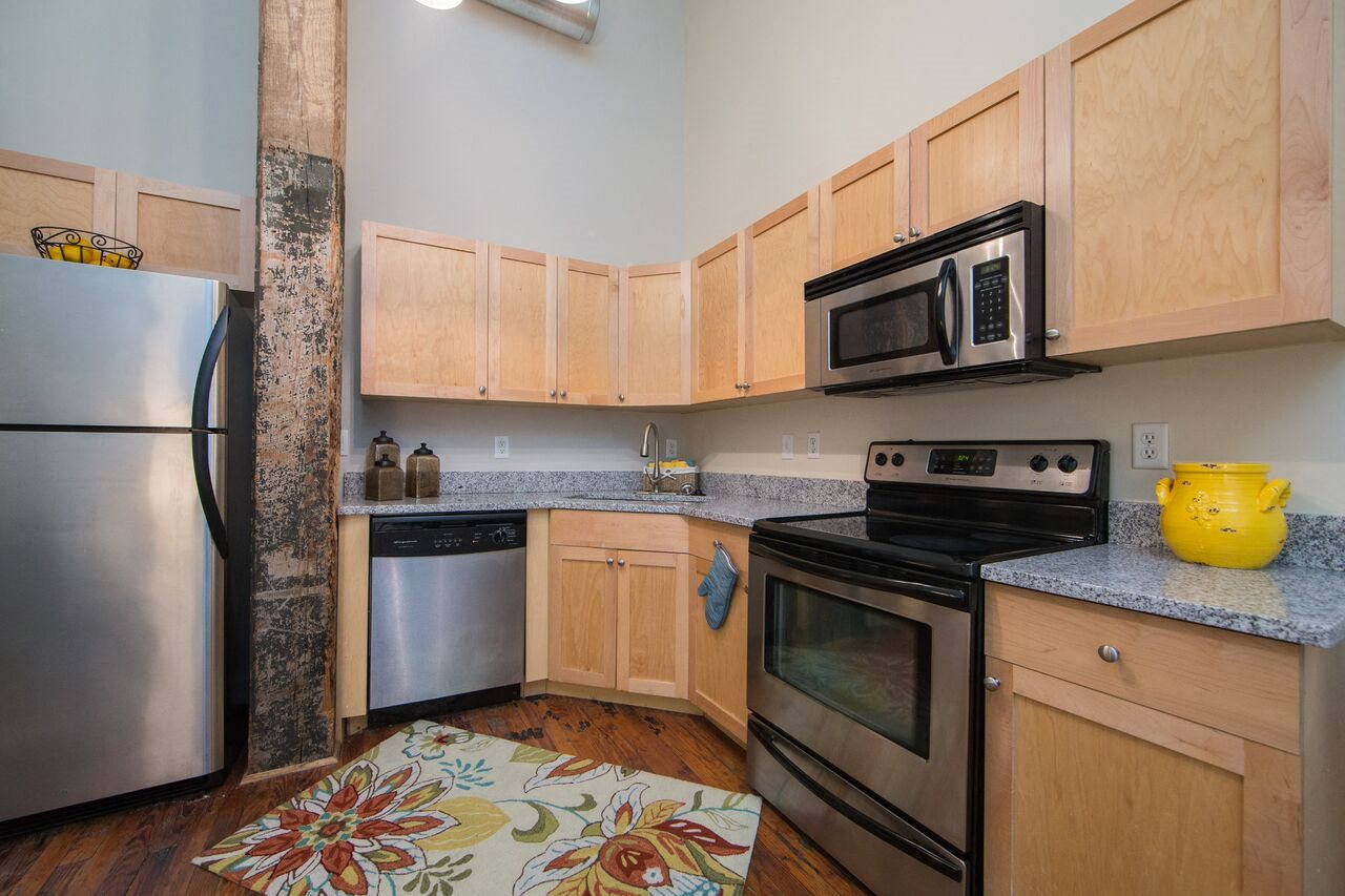 Kitchen Granite Countertop in Iron House Apartments in Richmond VA